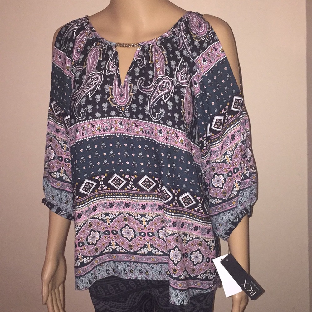 ๐บ๐ธ๐บ๐ธ๐บ๐ธCold Shoulder Top ๐๐ฅ - Picture 5 of 5
